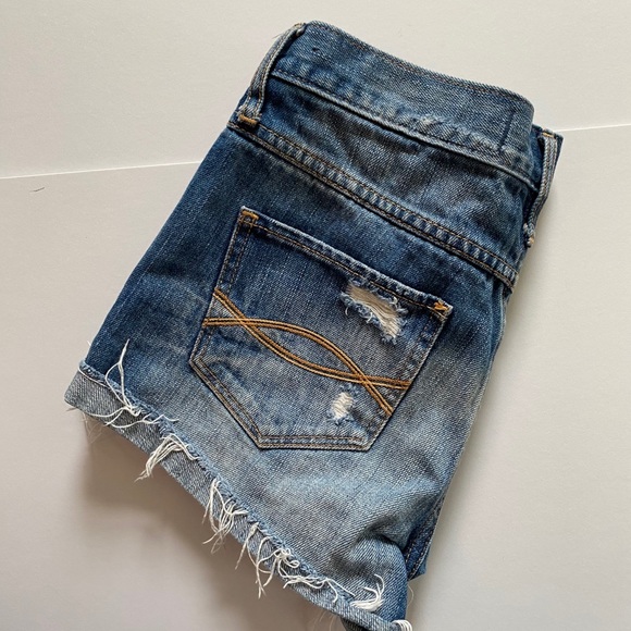 ABERCROMBIE AND FITCH JEAN HIGH WAIST SHORTS - Picture 6 of 6